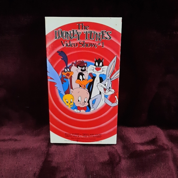 Looney Tunes VHS Tapes - Picture 6 of 7